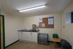 Tu mewn Canolfan Coetir - Kitchenette 