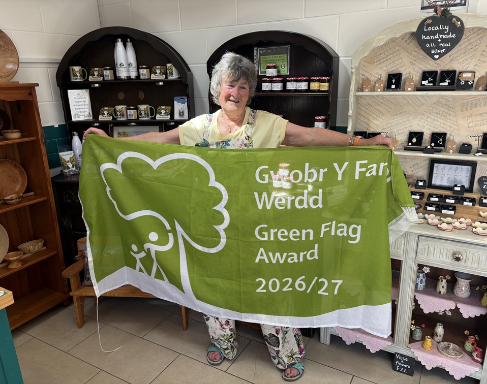 Green Flag Award - Penllergare Valley Woods - Penny in Y Siop
